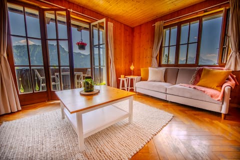 Cozy chalet with sauna, next to the slopes