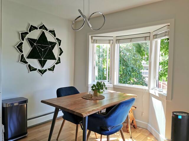 Bright 2BR w/ Balcony – Prime Kits Beach Location gallery image 4