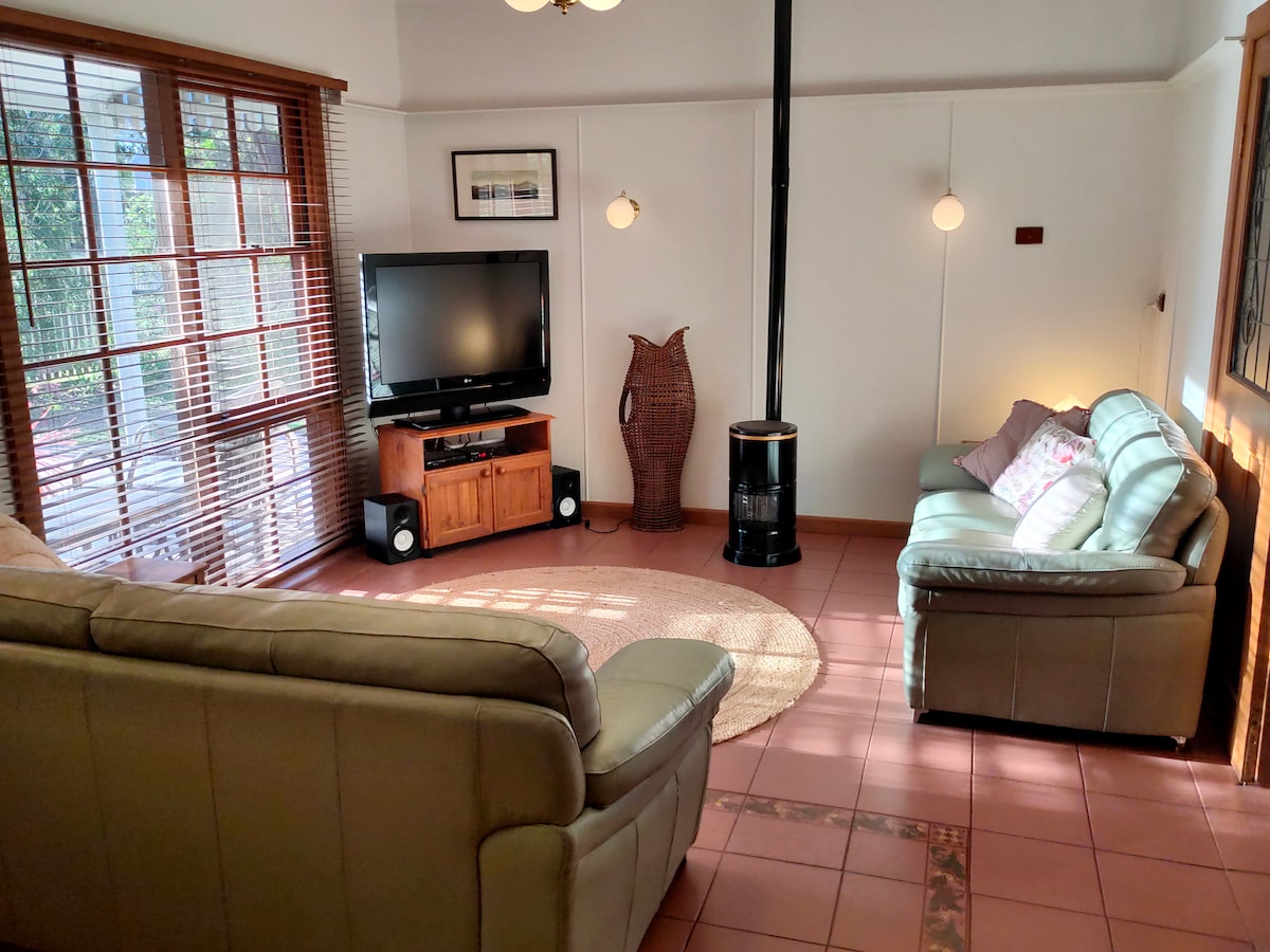 Top Airbnb: Sandy Sun Cottage on Raymond Island - Pet friendly en Shire Of East Gippsland