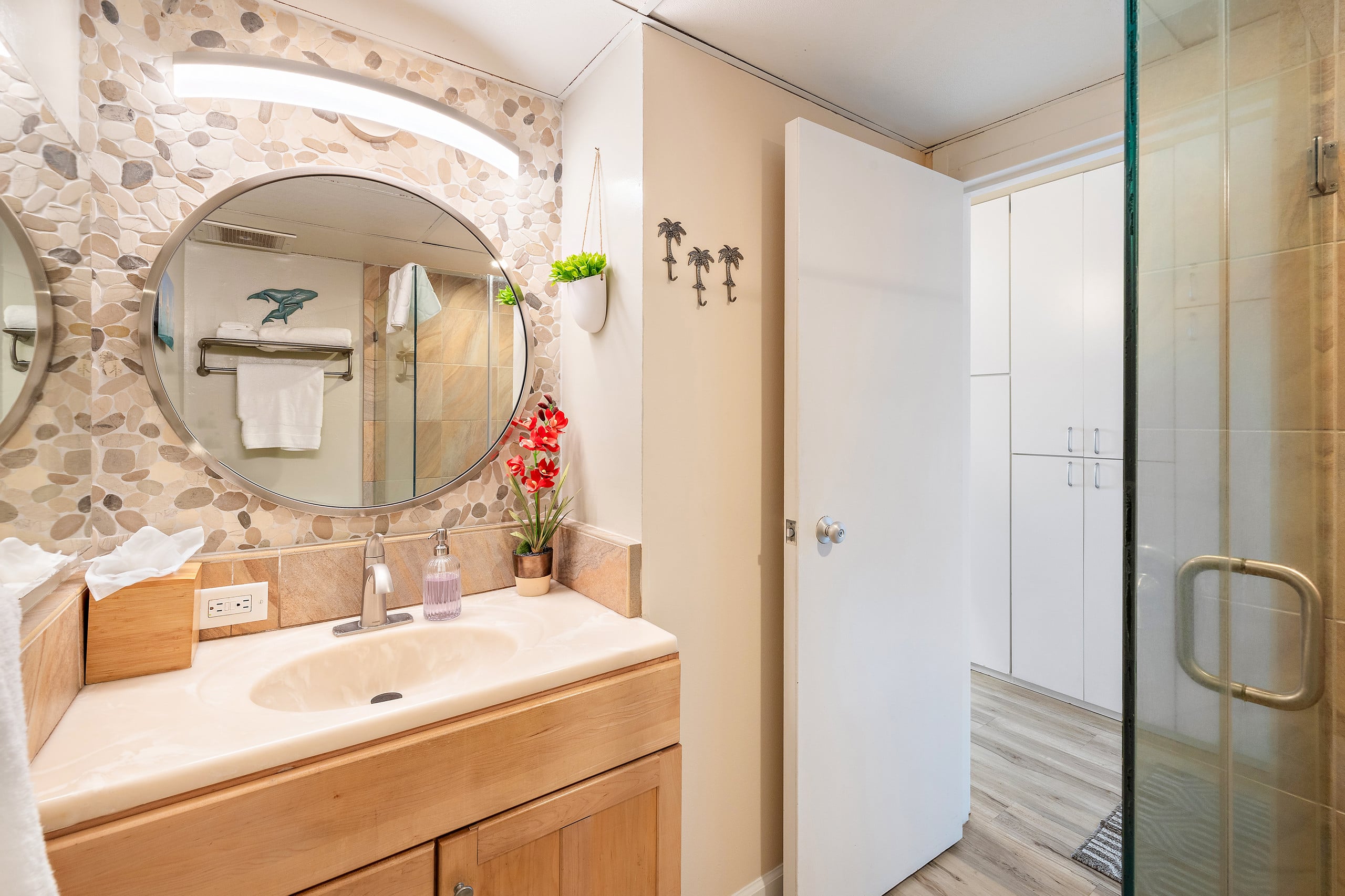 Condo in Lahaina · ★4.96 · Studio · 1 bed · 1 bath - Image 12