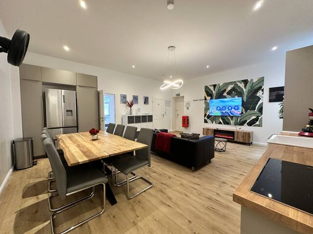 fairAPART®4 room apartment in the heart of Berlin gallery image 2
