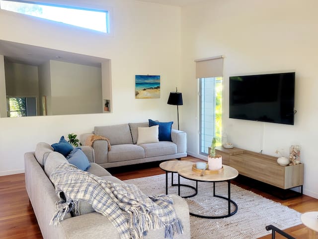 Coastal getaway near lakes and beaches