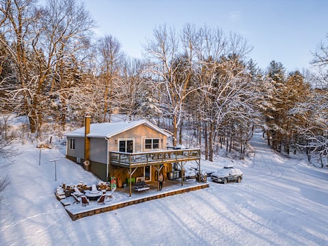 Dog Heaven! 50 Private acres w/River Access, Pond