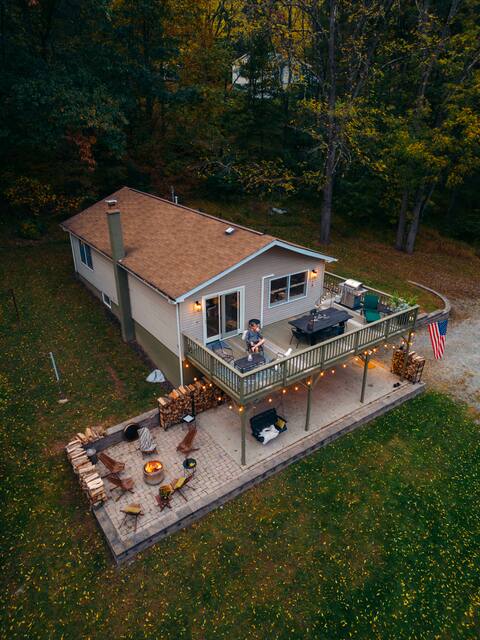 Riverside Dog Friendly Retreat @ Pond and Perch
