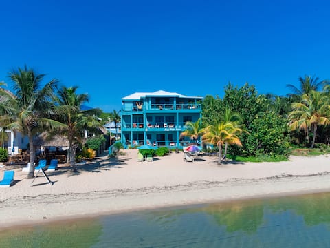 Lazy Palm Suites- YOLO Suite- Oceanfront