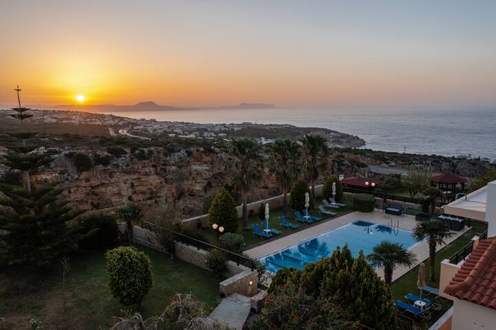 Knossos Estate, Villa Pasifai, luxury and privacy gallery image 4