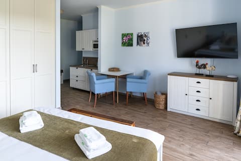 Popular Airbnb listing: laPila - Nature Escape | Garden & Grill in Karlovy Vary