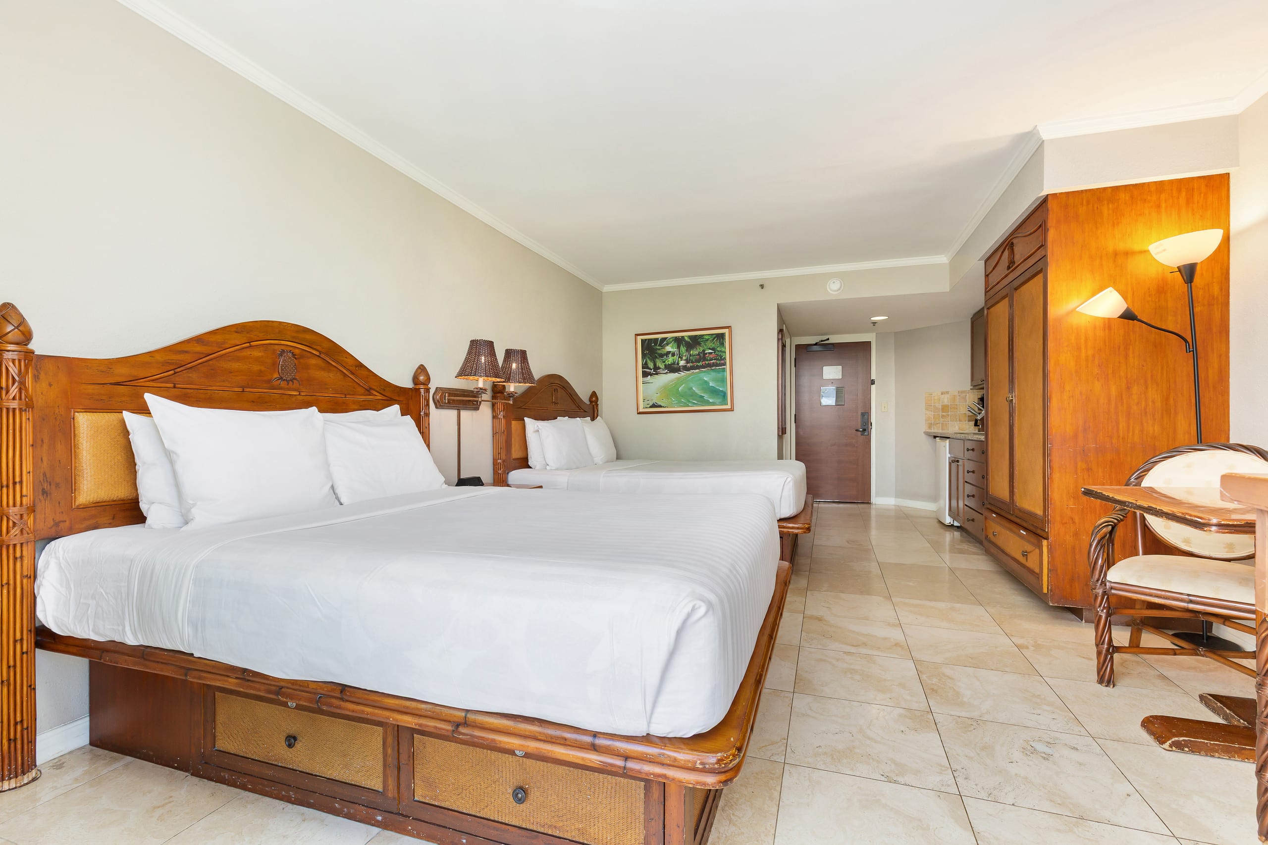 Cozy studio with FREE parking in Waikiki - Image 4