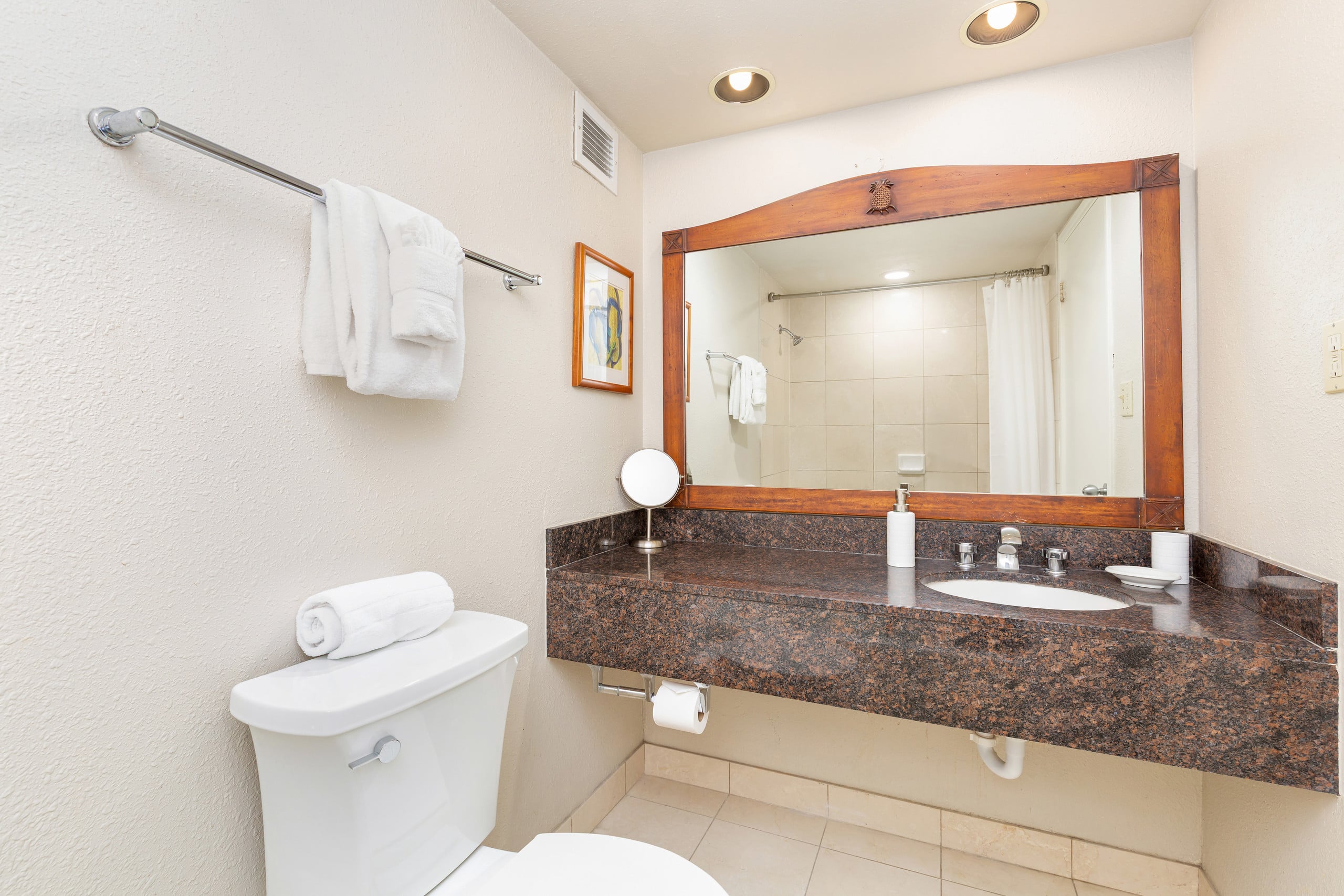 Cozy studio with FREE parking in Waikiki - Image 15