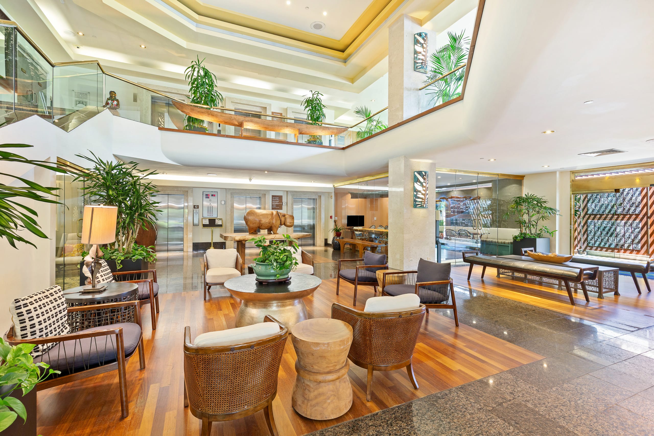 Cozy studio with FREE parking in Waikiki - Image 18