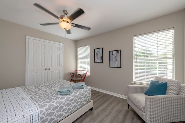 Спалня 3 - двойно легло с единичен диван 