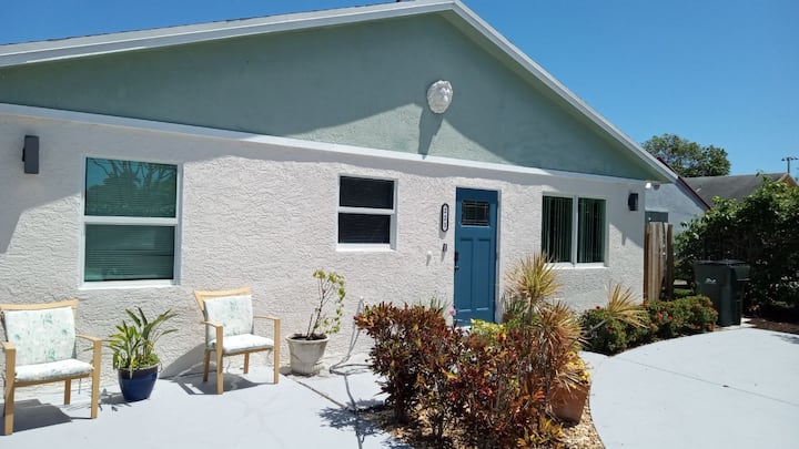 Delray Abode Walk To Ave/tennis Or Bike To Beach - Delray Beach, FL