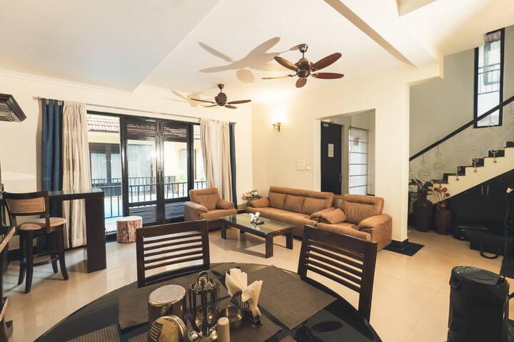 Living room image 5