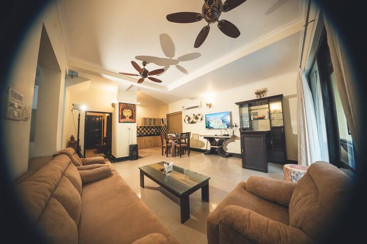 Living room image 7