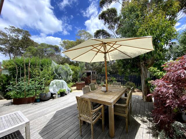 Relaxing coastal house. gallery image 4