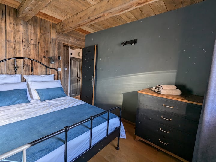 bedroom 2 with 140cm bed