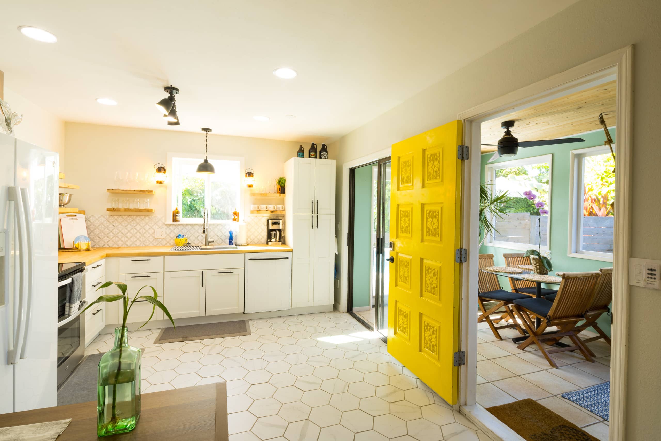Home in Kailua-Kona · ★5.0 · 2 bedrooms · 2 beds · 1 bath - Image 5