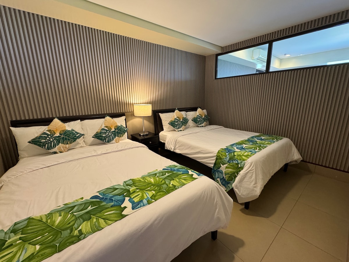 Spavaća soba 2 s 2 x bračnim krevetom i novom zidnom pločom