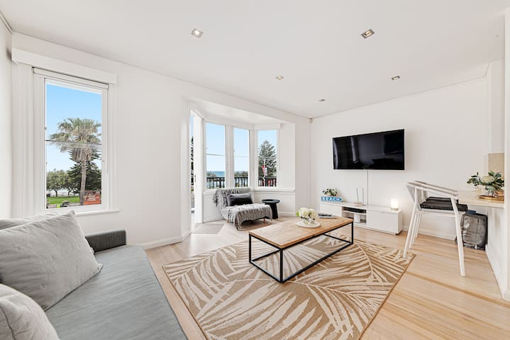 Hazel U 1, Beach Front with Balcony, 2 Bedrooms