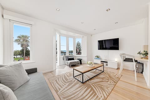 Top Airbnb: Hazel U 1, Beach Front with Balcony, 2 Bedrooms in Bondi Beach