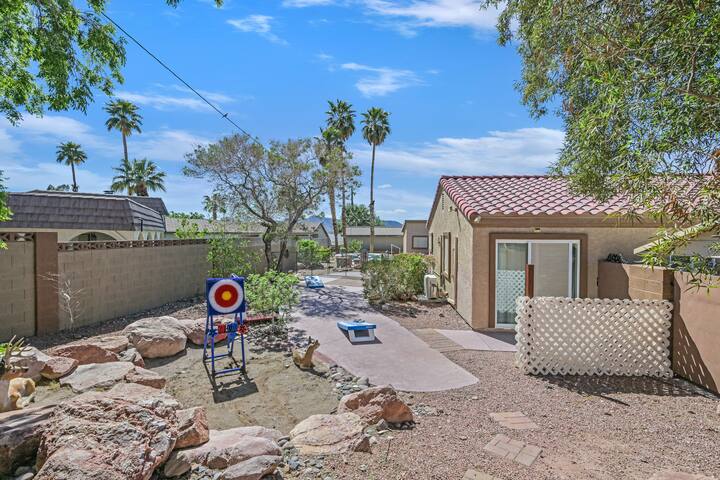 Renovated 3275sqft 5BR/3BA Strip View, Pool, more! gallery image 5