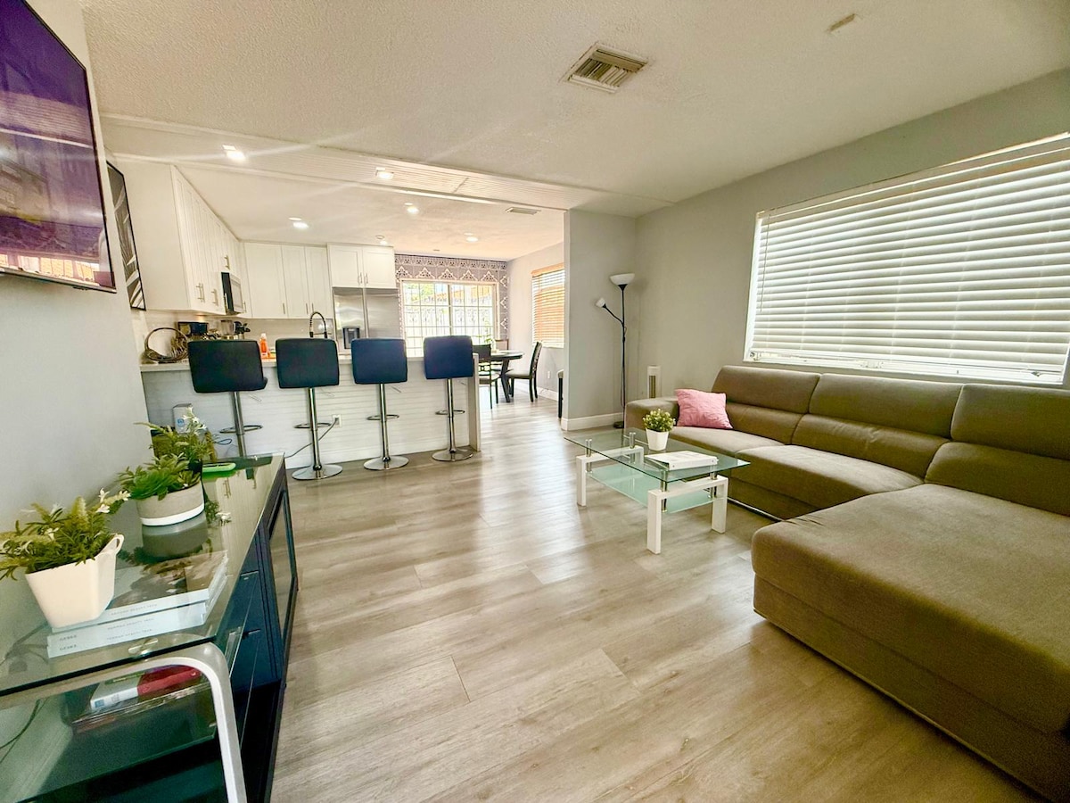 Top performing Airbnb: VERY CLOSE, Airport, port, Downtown, Beach Wynwood in South Sewell Park