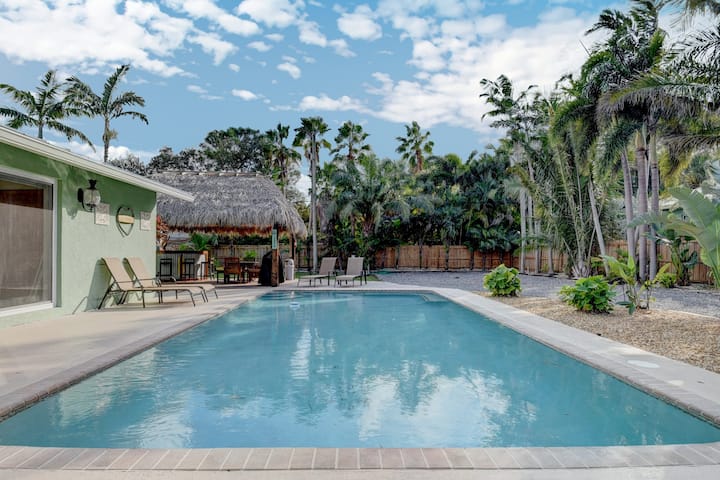 Bliss Near Beach W/ Guest House + Salt Heated Pool - Boynton Beach, FL