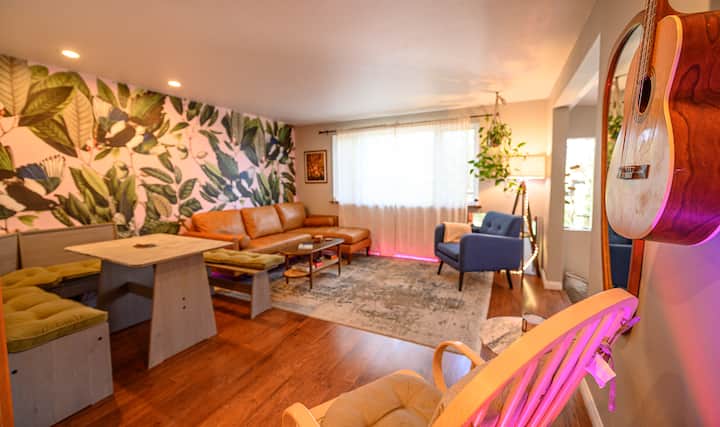 Hilltop Haven Retreat | Scenic Hydro-spa + Sauna - Russian River Vineyards, Forestville