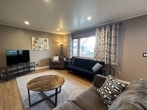 Spanish décor w/ modern twist & fenced yard