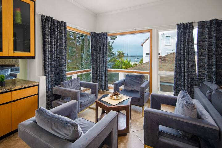 6 Bedroom Water View Home – South Mission Beach gallery image 4