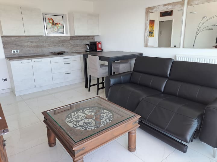 48m² Vue Mer. Plage/tgv 50m. Parking - Fréjus