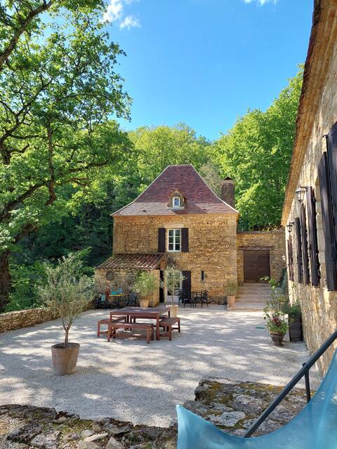 Le Cosse, exceptional view, quiet, close to Sarlat
