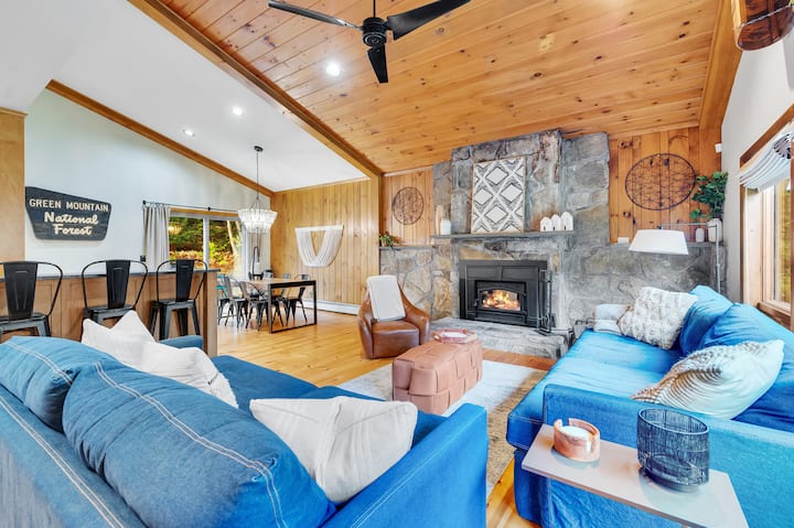 Luxe Hot Tub, Sauna 8-12 min Stratton & Mount Snow