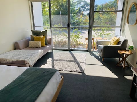 Successful Airbnb property: Studio apartment in central Lorne in Lorne
