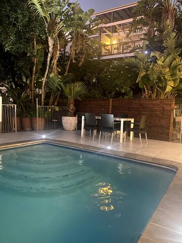 Top ausgestattetes 120 qm Beach Apartment & Pool gallery image 3