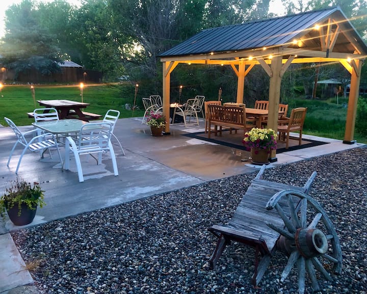 No ABB Fee. Pools/River 1 Minute. Let's Go ! Houses for Rent in