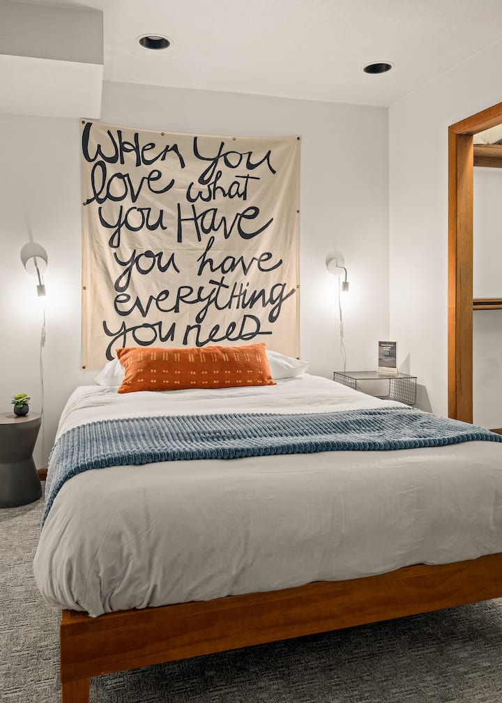 Guest Room #3 / Queen Bed - basement
- Allswell Hybrid Mattress
- Turkish Cotton Luxury Linens