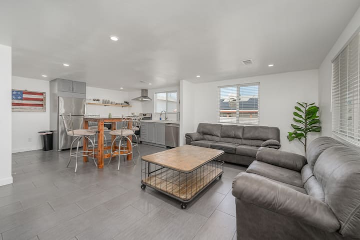 Family Friendly Duplex Perfect For River Getaways - Bullhead City, AZ