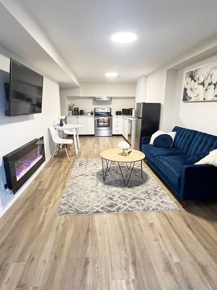 *Modern & Cozy* 1 Bdrm W/fast Wi-fi, Bbq & Patio - Barrie