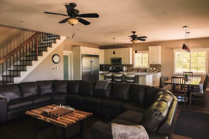 Sunshine Shores Waterfront Cottage - Huntsville