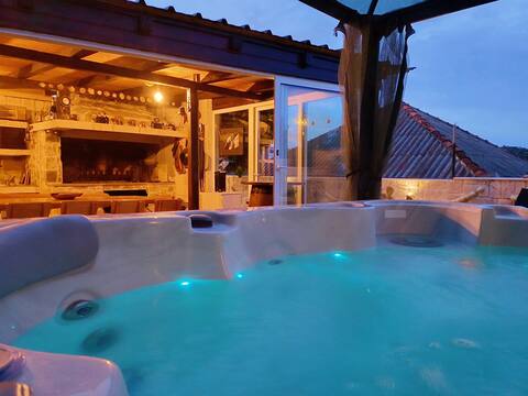 Luxury Sunrise Apt w/Jacuzzi