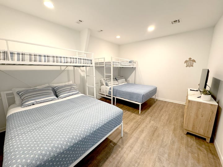 Spacious double twin over queen bedroom can sleep up to 6 guests