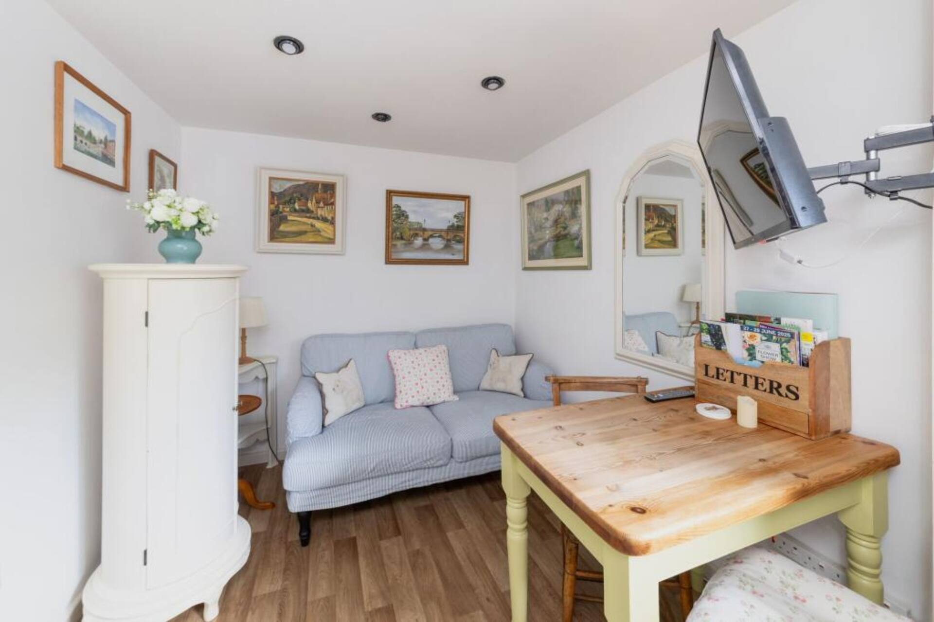 Self-contained apartment. Pets welcome.