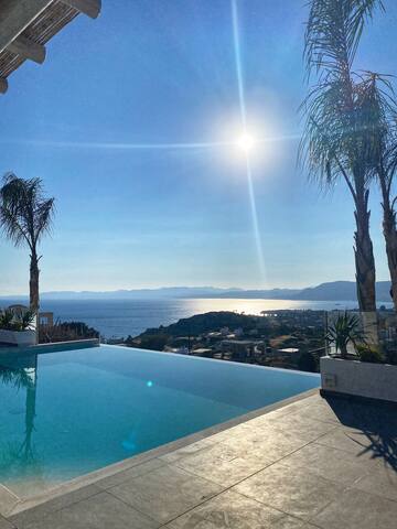 Pearl of Pefki ~ Luxury Villa ~ Amazing View