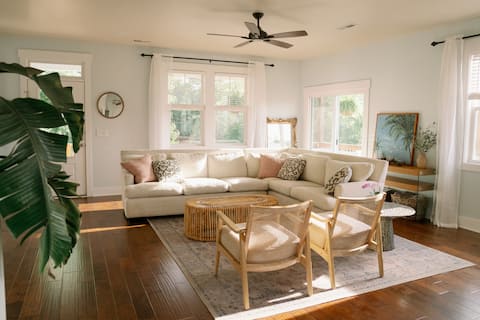 Popular Airbnb listing: Relax & Splash! Emerald Isle beach house w/ pool in Emerald Isle