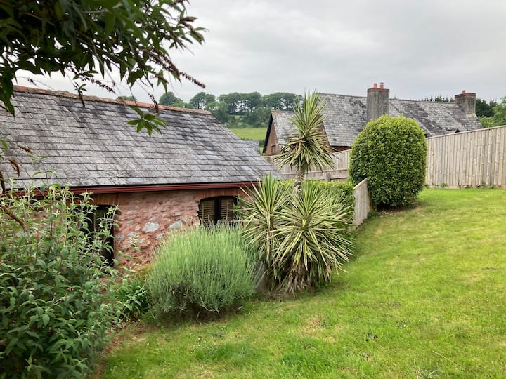 Barn Conversion, 5 Miles From The Coast With Own Parking And Garden - Kingswear