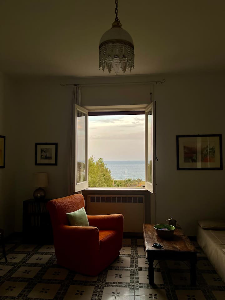 إطلالة على المحيط من غرفة النوم