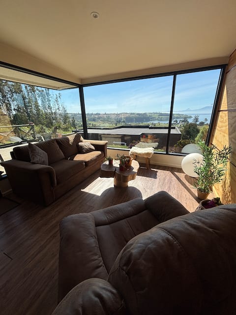 Top Airbnb: Cabin 2 with a beautiful view of Lake Llanquihue in Llanquihue