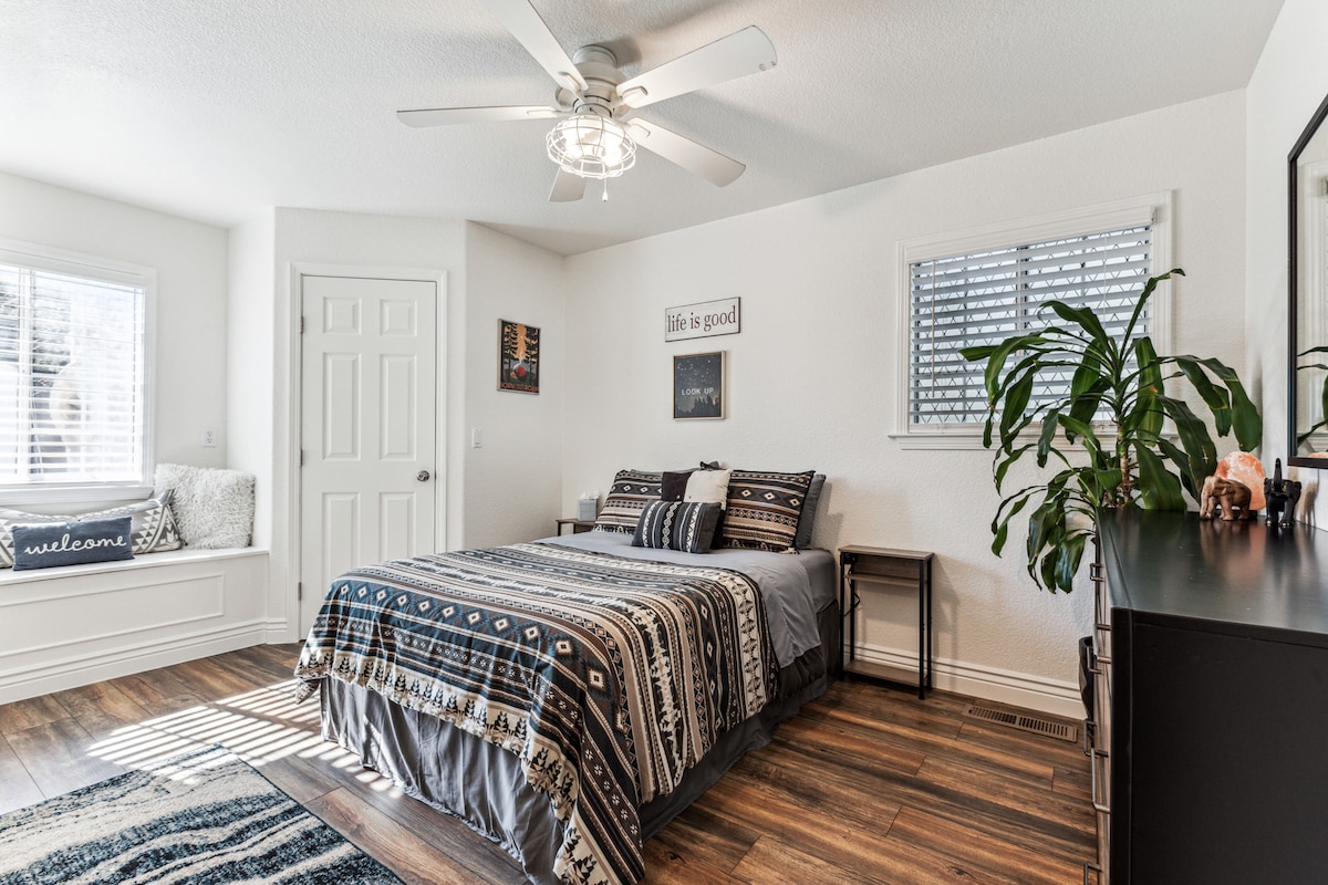 Საძინებელი 2: ორადგილიანი საწოლი