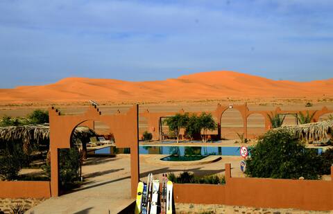 KASBAH DU BERGER, Sahara Castel: big Swimmin Pool.